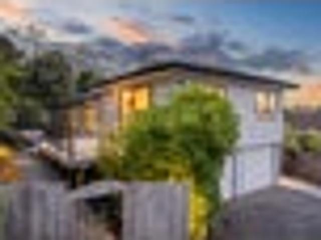 House for sale in Tōtara Vale, Kaipātiki