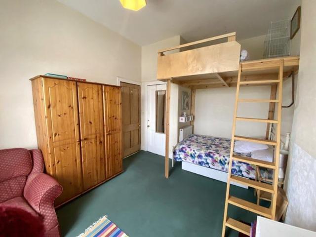 Apartment for rent in Hillside, Leith