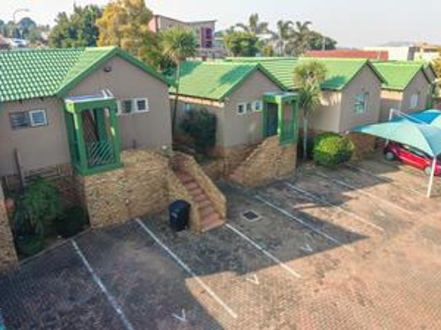 Townhouse for sale in Vosloorus, Gauteng