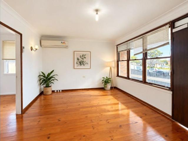 House for rent in Busby, Sydney