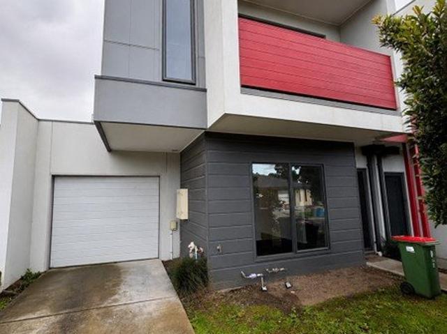 Townhouse for rent in Camerons Creek, Victoria