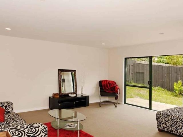 House for rent in Oratia