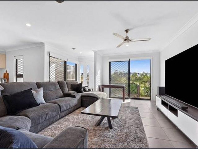 Townhouse for rent in Toombul, Queensland