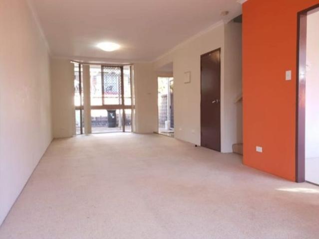 Townhouse for rent in Sydney, New South Wales