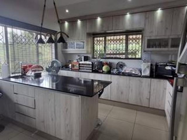 House for sale in Queensburgh, Kwazulu-natal