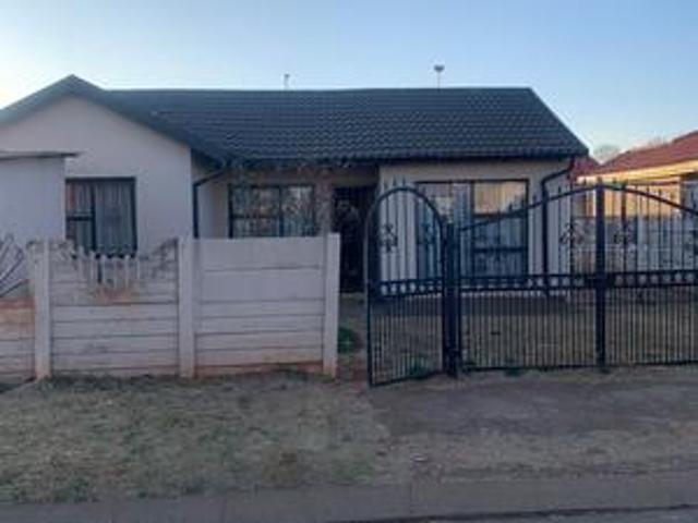 House for rent in Vosloorus, Gauteng