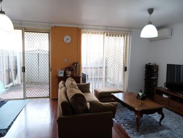 Townhouse for rent in Sydney, New South Wales