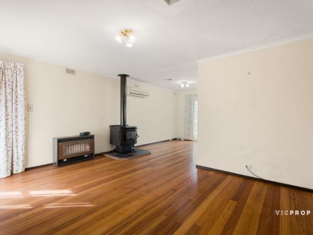 House for rent in Kings Park, Melbourne