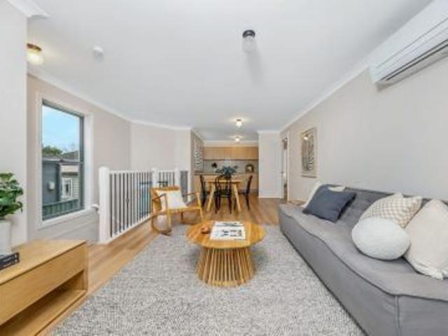 Townhouse for rent in Newcastle, Newcastle-Maitland