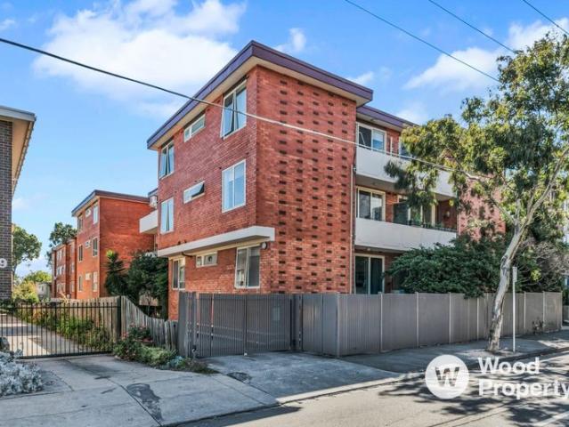 Apartment for rent in St Kilda East, Melbourne