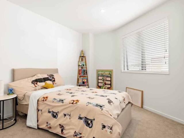 House for rent in Point England, Oroua County