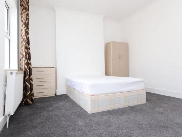 Room for rent in Dollis Hill, Greater London