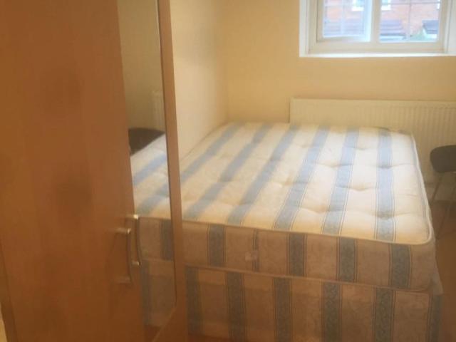 Room for rent in Shepherd's Bush, Greater London