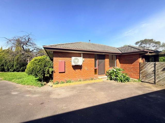 House for rent in Endeavour Hills, Melbourne