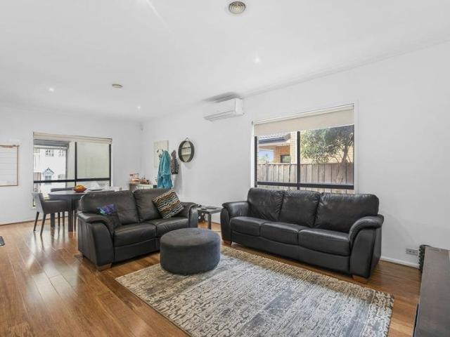 House for rent in Sanctuary Lakes, Melbourne