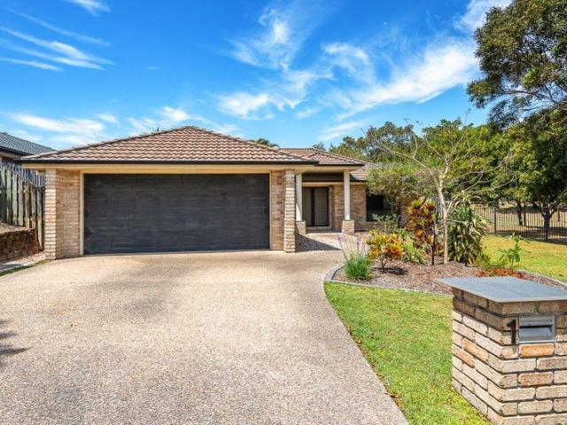 House for sale in Pacific Pines, Gold Coast City