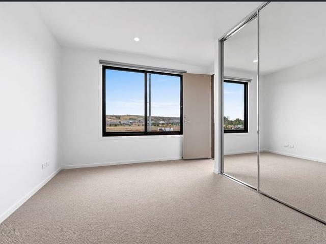Townhouse for rent in Maddingley, Victoria