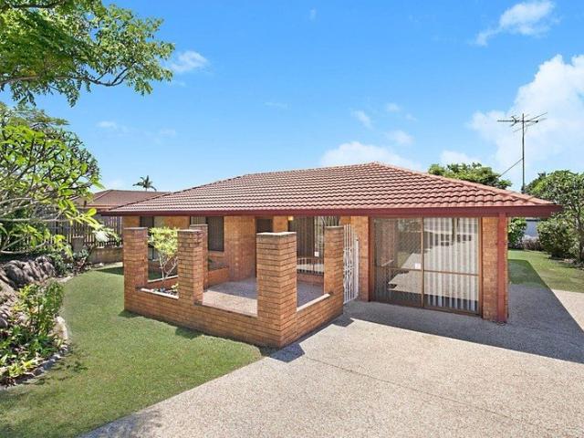 House for rent in Holland Park, Greater Brisbane
