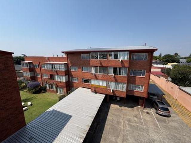 Apartment for sale in Wychwood, City of Ekurhuleni Metropolitan Municipality