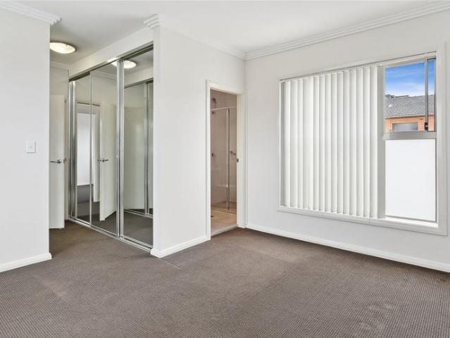 Townhouse for rent in Sydney, New South Wales