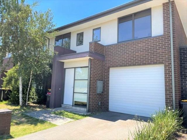 House for rent in Waverley Park Estate, Melbourne
