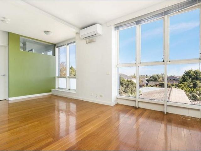 Apartment for rent in St Kilda East, Melbourne