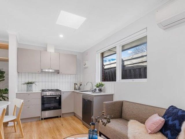 Apartment for sale in Murrumbeena