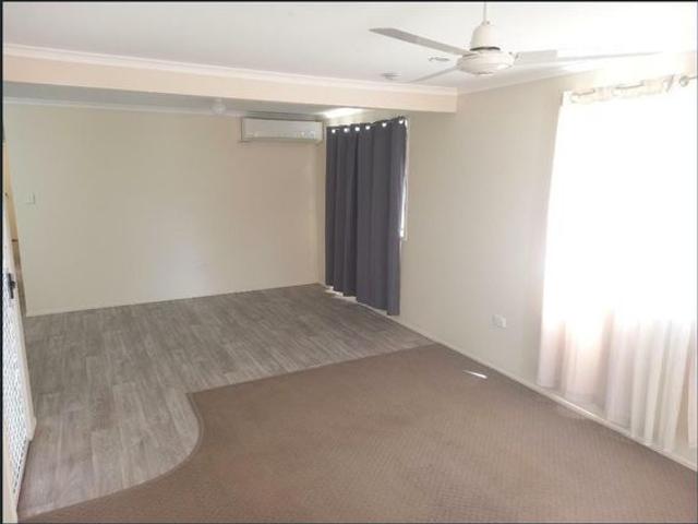 Apartment for rent in Barney Point, Gladstone
