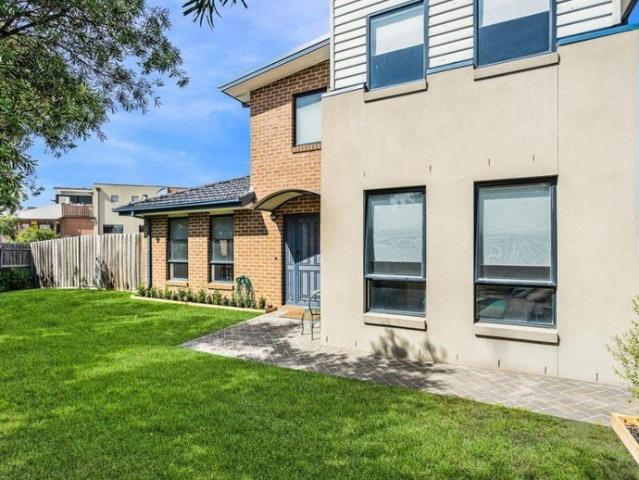 Townhouse for rent in Camerons Creek, Victoria