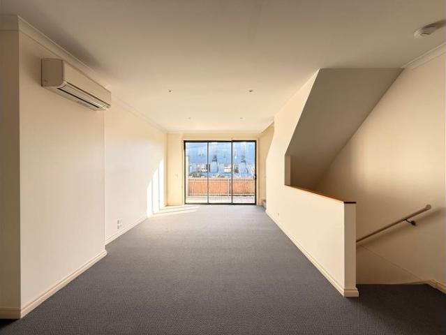 Townhouse for rent in Camerons Creek, Victoria
