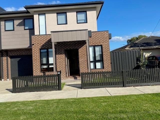 House for rent in Altona North