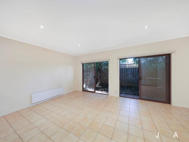 Townhouse for rent in Camerons Creek, Victoria