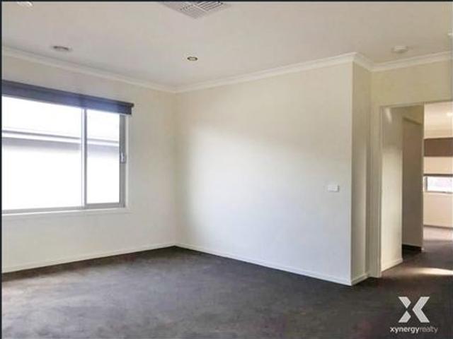 Townhouse for rent in Life, Melbourne