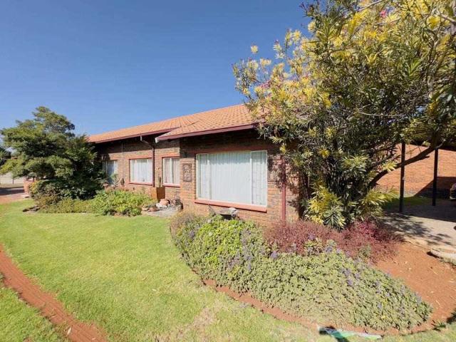 Townhouse for sale in Germiston