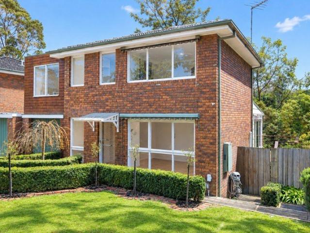 Townhouse for rent in Greensborough, Melbourne