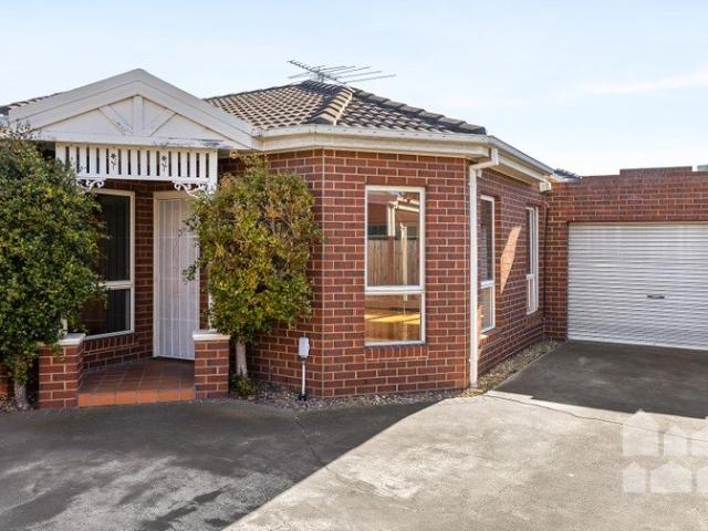 Apartment for sale in Avondale Heights, Melbourne