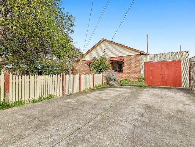House for sale in Doveton, Melbourne