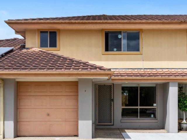 Duplex for sale in Helensvale, Gold Coast City