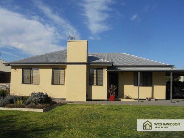 House for rent in Broughton, Victoria
