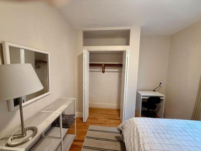 Room for rent in Hyde Park, Boston