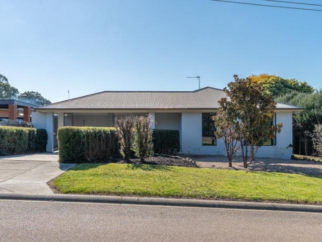 House for sale in Wy Yung, Victoria