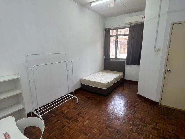 Room for rent in PJU 6, Petaling Jaya