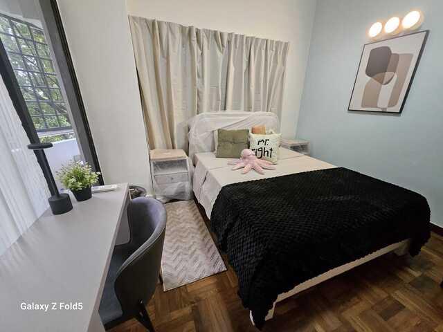 Room for rent in Telok Blangah