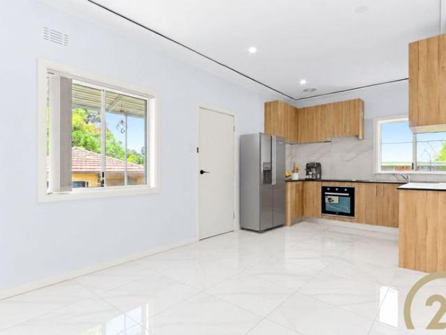 House for rent in Smithfield, Sydney