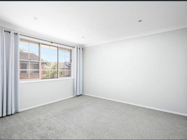 Townhouse for rent in Wollongong West, New South Wales