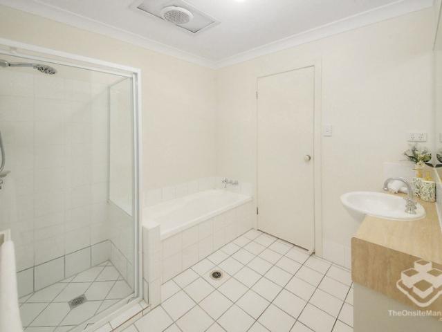 Townhouse for rent in Toombul, Queensland