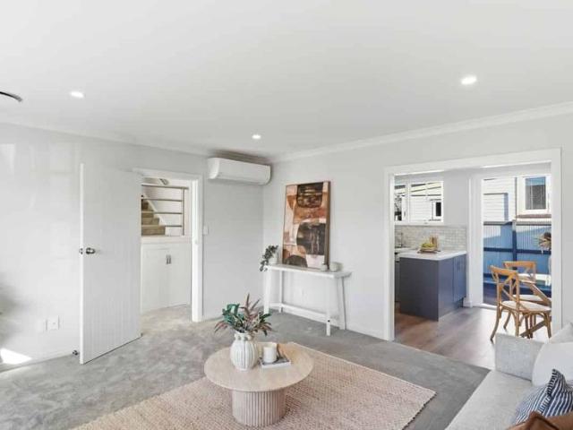 Townhouse for rent in Edgeware, Canterbury