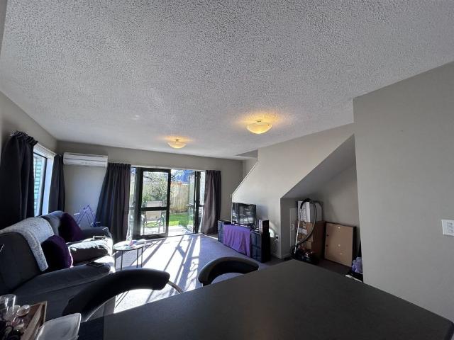 Townhouse for rent in Heathcote, Canterbury