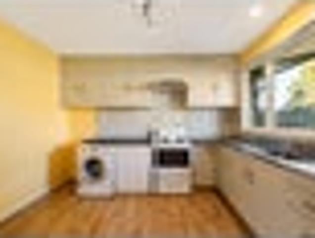 Apartment for sale in Chaslands, Canterbury