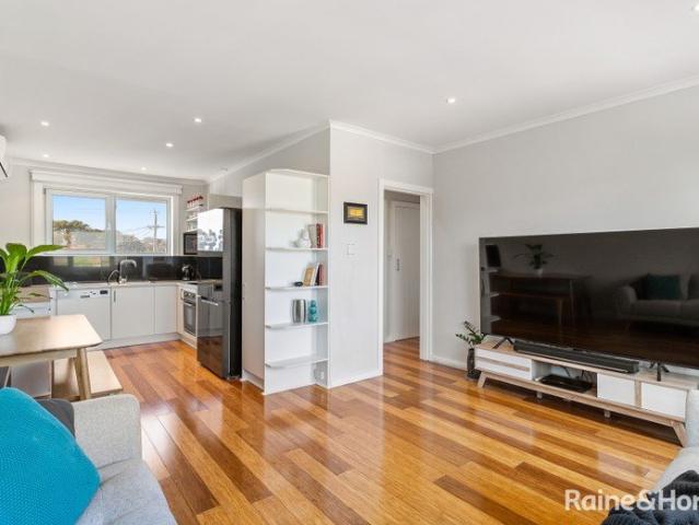 Apartment for rent in Newport, Melbourne